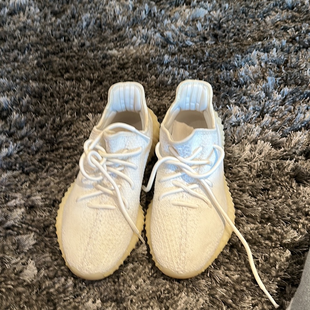 White Yeezy - Picture 2 of 4